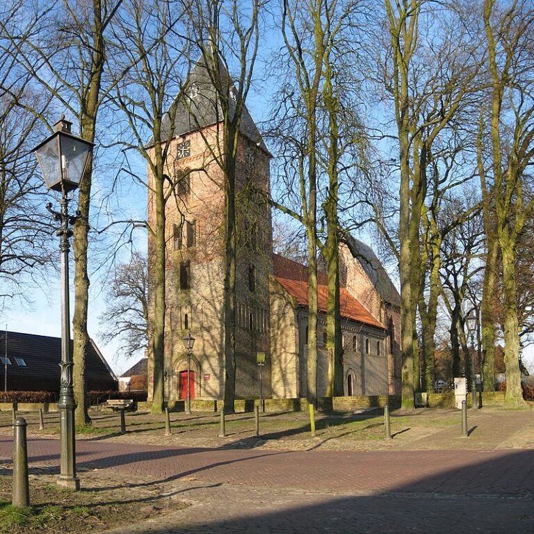Sint-Bonifatiuskerk in Vries